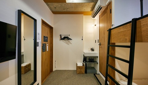 Habitación estándar doble, 2 camas dobles, no fumadores, vistas al río