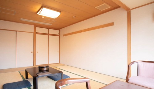 Habitación tradicional, baño compartido, planta baja (Accessible Room)