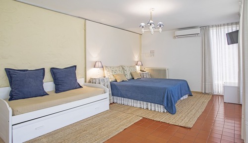 Estudio, balcón, vistas a la piscina