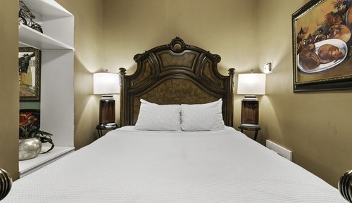 Habitación Confort, 1 cama de matrimonio, patio, planta baja