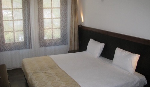 Habitación estándar con 1 cama doble o 2 individuales