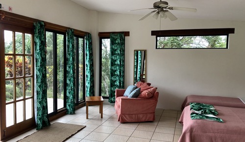 Habitación familiar, varias camas, no fumadores, vistas al jardín