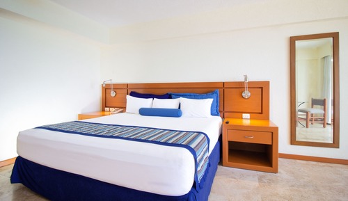 One Bedroom Suite Ocean View