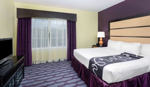 Suite, 1 habitación, accesible para personas con discapacidad (Mobility/Hearing, Tub w/Grab Bars)