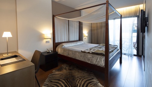 Habitación estándar con 1 cama doble o 2 individuales, terraza