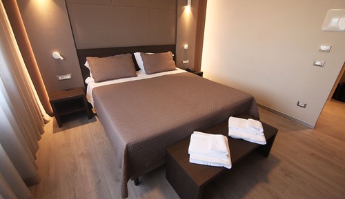 Habitación superior con 1 cama doble o 2 individuales