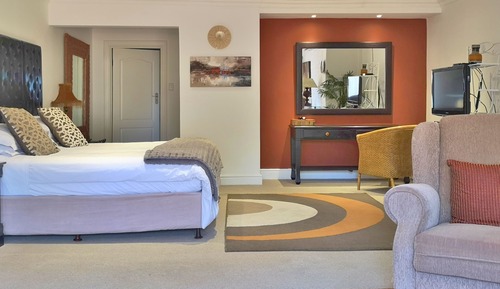 Suite (Owners Suite)