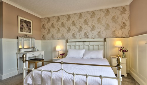 Habitación superior con 1 cama doble o 2 individuales (Wordsworth)