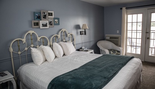 Habitación estándar, 2 camas de matrimonio, junto al lago