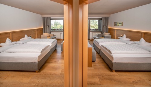 Habitación familiar (Panorama)
