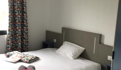 Habitación, varias camas