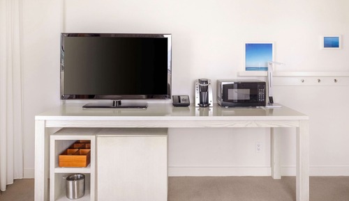 Habitación, 2 camas dobles, vistas parciales al mar