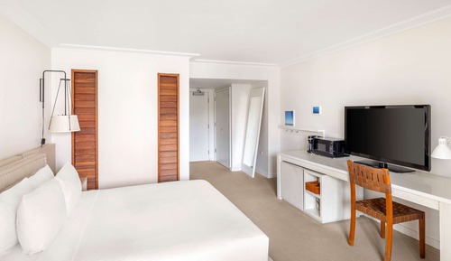 Habitación, 1 cama de matrimonio, vistas a la ciudad (Roll-In Shower, Balcony)