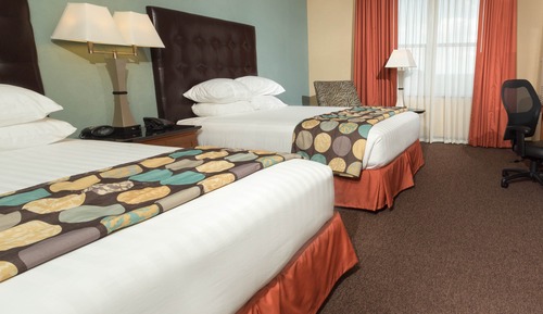 Suite, 2 camas de matrimonio, frigorífico y microondas (2 rooms, Sofabed)