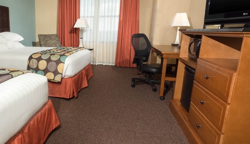 Habitación Deluxe, 2 camas de matrimonio, frigorífico y microondas (Hearing Accessible, Tub)