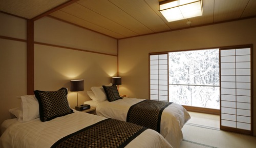 Habitación triple, vistas a la montaña (1 King or Twin and King Single)