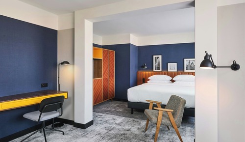 Habitación Deluxe, 1 cama de matrimonio grande con sofá cama, no fumadores, vistas a la ciudad
