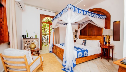 Deluxe Balcony Room