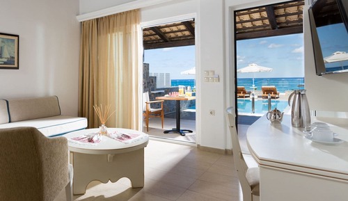 Deluxe Bungalow Villa 2 Bedrooms Beach Front with private pool