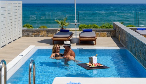 Deluxe Bungalow Suite Beach Front with private pool