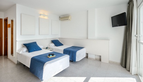 Estudio, vistas al mar