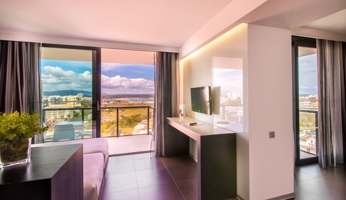 Suite familiar, vistas a la ciudad (4 Adults)