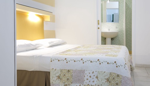 Estudio Confort, 1 cama de matrimonio, cocina básica