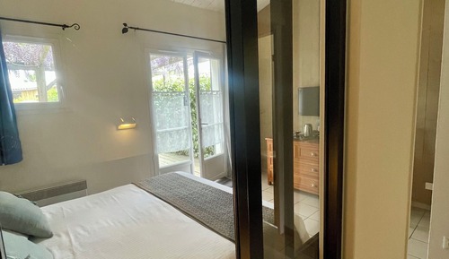 Habitación, varias camas, vistas al jardín, en la zona del jardín