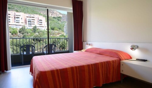 Habitación doble, junto a la montaña