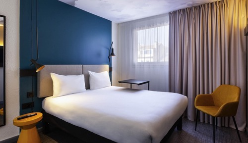 Habitación estándar con 2 camas individuales, varias camas