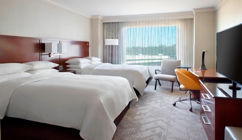 Habitación, 2 camas dobles (Mobility/Hearing Access, Roll-In Shwr)