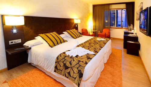 Habitación doble (with extra bed, adult)