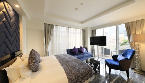 Habitación superior, no fumadores, en edificio anexo (King Room, Balcony)