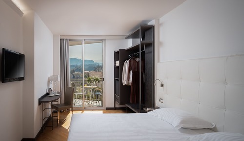 Camera Standard Comunicanti, balcone