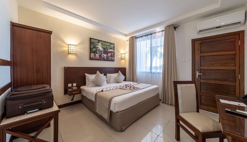 Habitación estándar con 1 cama doble o 2 individuales, 1 cama doble o 2 individuales, no fumadores