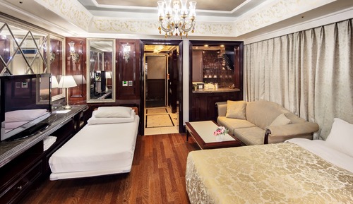 [For 4] Sapphire Quad Room