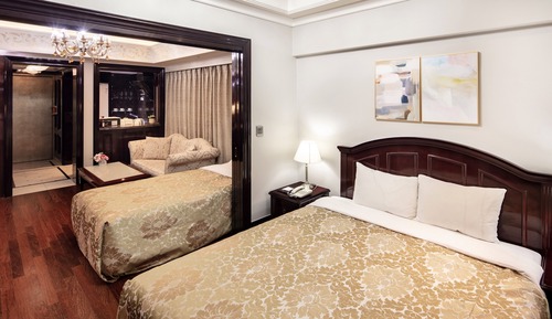 Sapphire Family Room