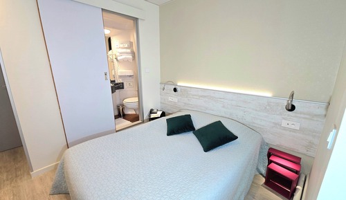 Habitación básica doble (with shower)