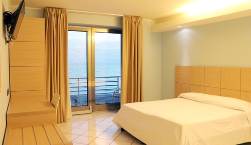 Habitación superior, vistas al mar