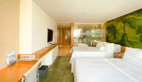 Habitación, 2 camas dobles, vistas a la ciudad
