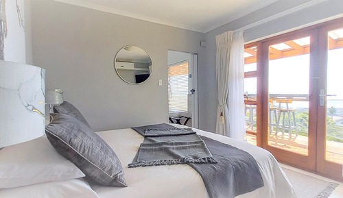 Habitación con 1 cama doble o 2 individuales, balcón