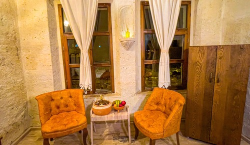Standard Cave Room