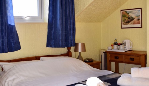 Habitación con 1 cama doble o 2 individuales