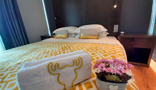 2-Bedroom Executive Suite with Balcony and Genting View (High Zone)