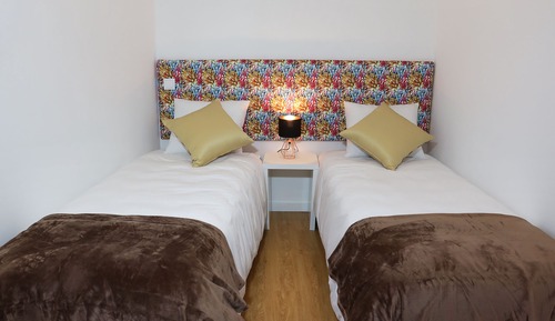 Habitación Confort con 1 cama doble o 2 individuales (6)