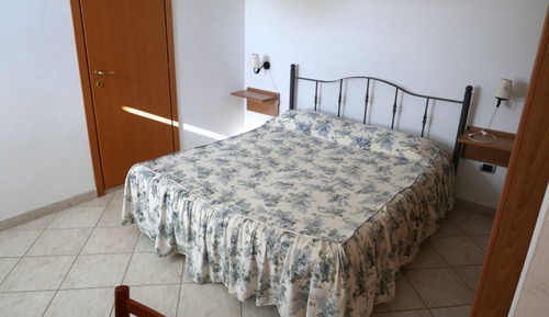 Habitación doble, 1 cama de matrimonio, baño privado, en una planta alta