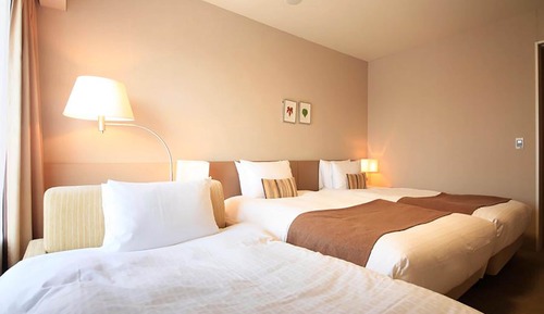 Habitación triple, fumadores