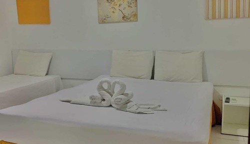 Habitación Confort con 1 cama doble o 2 individuales