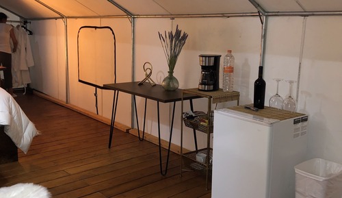 Tienda básica, 1 cama de matrimonio, no fumadores, vistas a la montaña