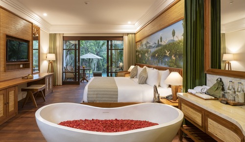 Suite, acceso a la piscina (Adiwana)